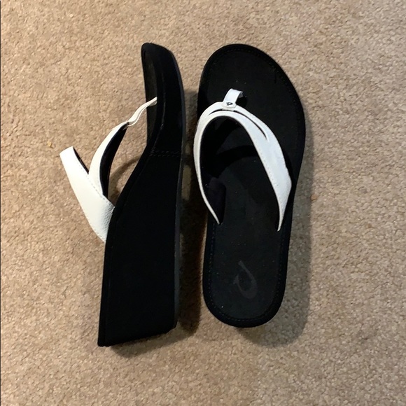 olukai wedge sandals